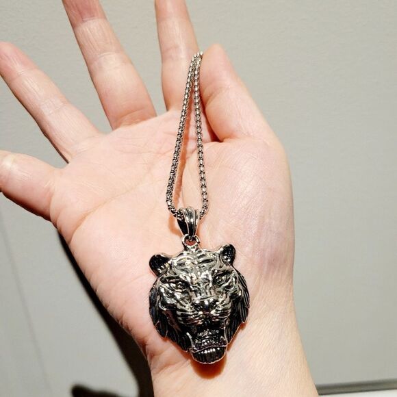 Brand New Tiger Head Silver Necklace - Picture 2 of 8